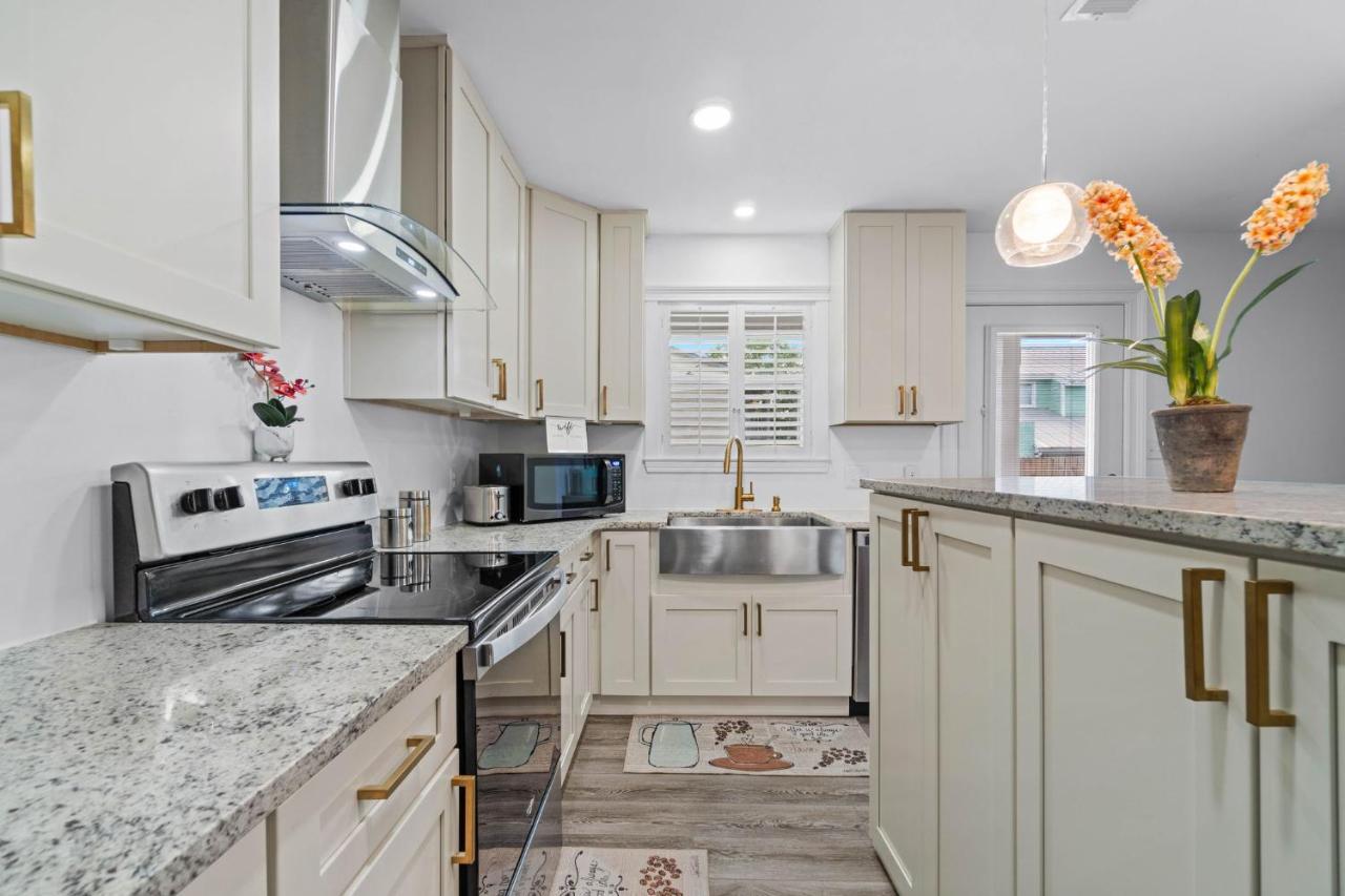 Helena'S Place, Fully Renovated Exclusive End Unit Townhouse 德斯廷 外观 照片