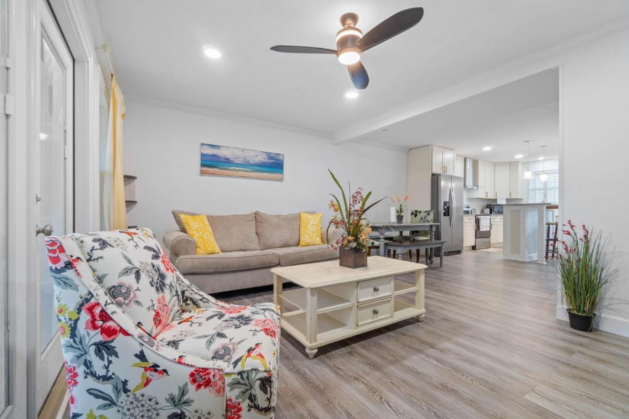 Helena'S Place, Fully Renovated Exclusive End Unit Townhouse 德斯廷 外观 照片
