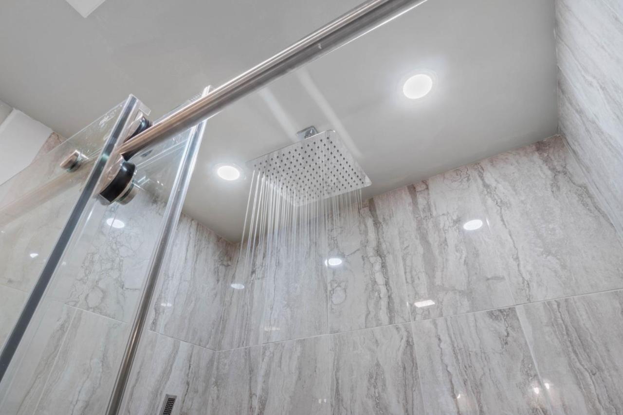 Helena'S Place, Fully Renovated Exclusive End Unit Townhouse 德斯廷 外观 照片